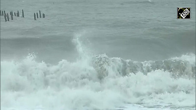 Puducherry sees rough sea conditions due to Cyclone Ditwah in Bay of Bengal
