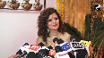 Palak Muchhal Mesmerizes with Soulful Ganesh Aarti at Ganesh Chaturthi Festivities
