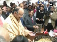 Watch Arun Jaitely participates in Halwa ceremony ahead of Union Budget 2017-18.mpg