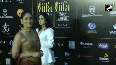 Kareena turns heads with her stunning look at IIFA Awards