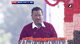 Watch Arvind Kejriwal sings hum honge kaamyaab at Ramlila Maidan
