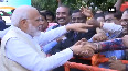 Watch PM Modi greets Indian diaspora after his address at India House in Colombo