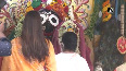 Mamata, Nusrat Jahan participate in Aarti at ISKCON Temple