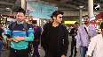 Kartik Aaryan makes stunning entry at Mumbai airport