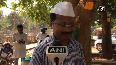 Kejriwal's look-alike chaat seller hogs the limelight in Gwalior