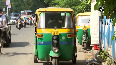 Auto-rickshaw drivers in Kolkata struggle to find passengers.mp4