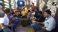 Youth sing Hanuman Chalisa outside cafe in Gurugram, garner applause