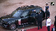 Modi arrives at the forecourt of the Rashtrapati Bhavan