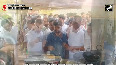 Rahul Gandhi makes dosa at roadside eatery in Telangana