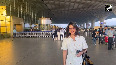 Sunny Leone appears in all-white look at Mumbai Airport