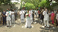 Rabri, Tejashwi clang utensils to protest Shah's virtual rally
