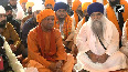 Maharashtra Yogi Adityanath offers prayers at Gurdwara in Jalgaon