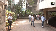 Mumbai Police Crime Branch officials arrive at Saif's residence after attack by intruder