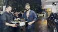 Arjun Kapoor celebrates birthday by cutting a cake with the paps