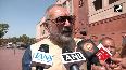 Union Minister Giriraj Singh lambasts CM Mamata Banerjee over UK visit