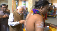 Watch PM Modi offers prayers at Sri Mariamman Temple in Singapore