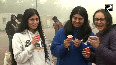 Foreign tourists enjoy Delhi's chilly winter!