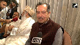Iftar party mein shaamil hue rss neta indraish kumar, dr umair ahmaid ilyasi ko khulavaaya roja dailhi