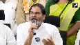 Katta Waale Neta Prashant Kishor takes dig at Tejashwi Yadav over distributing pens
