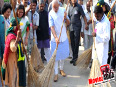 SRK s Little One AbRam Joins The Swacch Bharat Campaign