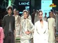 Jacqueline-Manisha-Lara walk the ramp at Lakme Fashion Week