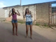 Crazy-Girls-dancing-On-Street