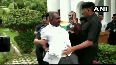 Man- tries-to-barge-inside-kerala-house-in-delhi-with-a-knife