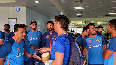 Dhoni interacts with Indian team in Ranchi