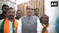 Shivraj puts on shoes for man who lived barefoot for 6 years for BJP win
