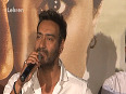 Ajay Devgn UNAWARE About His Click With Shahrukh