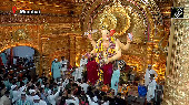 Devotees Throng Mumbai's Lalbaugcha Raja for Ganesh Darshan