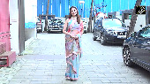 Divya Khosla Kumar Looks Graceful in Saree