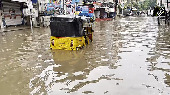 Heavy rain triggers waterlogging in Hyderabad