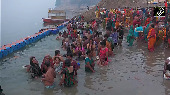 Bhai Dooj: Devotees Take Holy Dip at Balua Ghat in Prayagraj