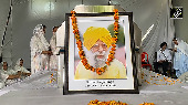 Marathon legend Fauja Singh's last rites held in Jalandhar