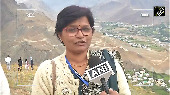 Families of Kargil war heroes gather at Lamochen Viewpoint to pay tributes