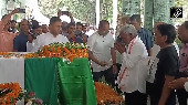 Champai Soren breaks down while paying last respects to Shibu Soren