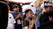 President Murmu offers prayers at Sabarimala Temple