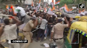 Protesting job aspirants in Patna beaten with batons