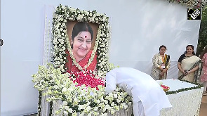 Bansuri Swaraj, other leaders pay tribute to Sushma Swaraj on her death anniversary
