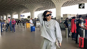 B-town diva Mouni Roy spotted at Mumbai airport