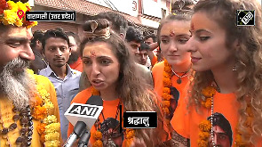 Foreign devotees recite 'Shiv Tandav Stotram' in Varanasi 