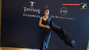 Fatima Sana Shaikh looks stunning in Saree