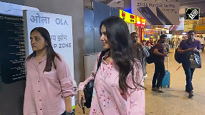 Sonam Bajwa stuns in pink dress!