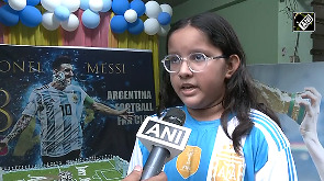 Messi mania grips Kolkata as fans celebrate his 38th b'day with grand cake and cheers