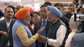 Watch:When PM Modi met Dr Singh at Kartarpur Sahib corridor inauguration