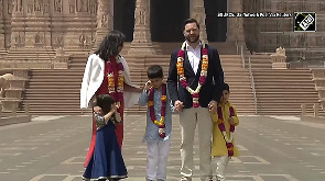 JD Vance visits Akshardham Temple with family wearing traditional outfits