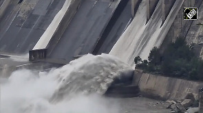 India opens gates of Baglihar, Salam dam