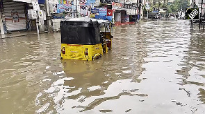 Heavy rain triggers waterlogging in Hyderabad