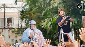 Jalsa moments: Big B's kind gesture 